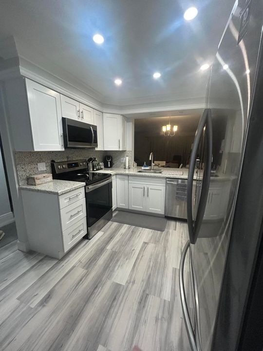 For Sale: $225,000 (2 beds, 2 baths, 1070 Square Feet)