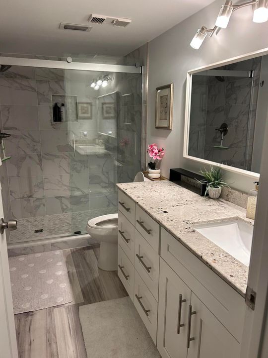 For Sale: $225,000 (2 beds, 2 baths, 1070 Square Feet)