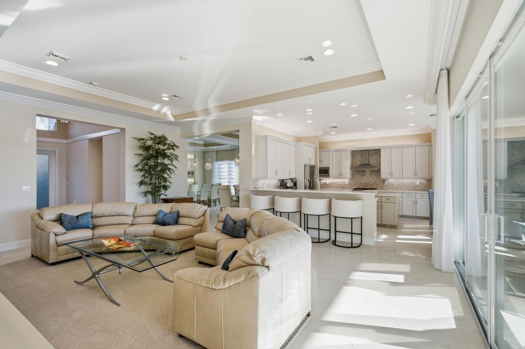 For Sale: $949,900 (3 beds, 2 baths, 2580 Square Feet)