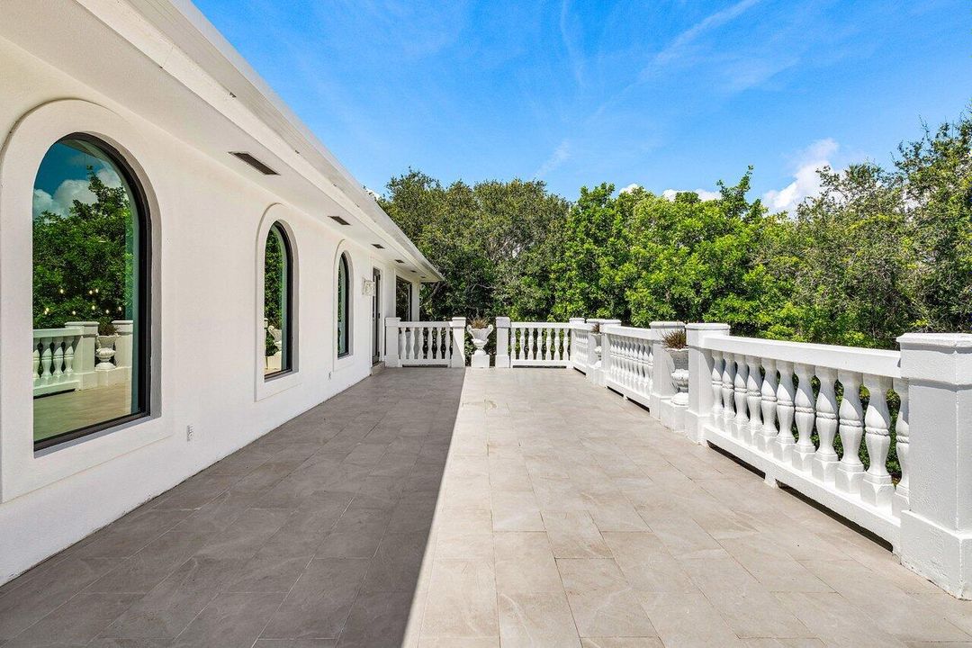 For Sale: $3,250,000 (4 beds, 4 baths, 4932 Square Feet)