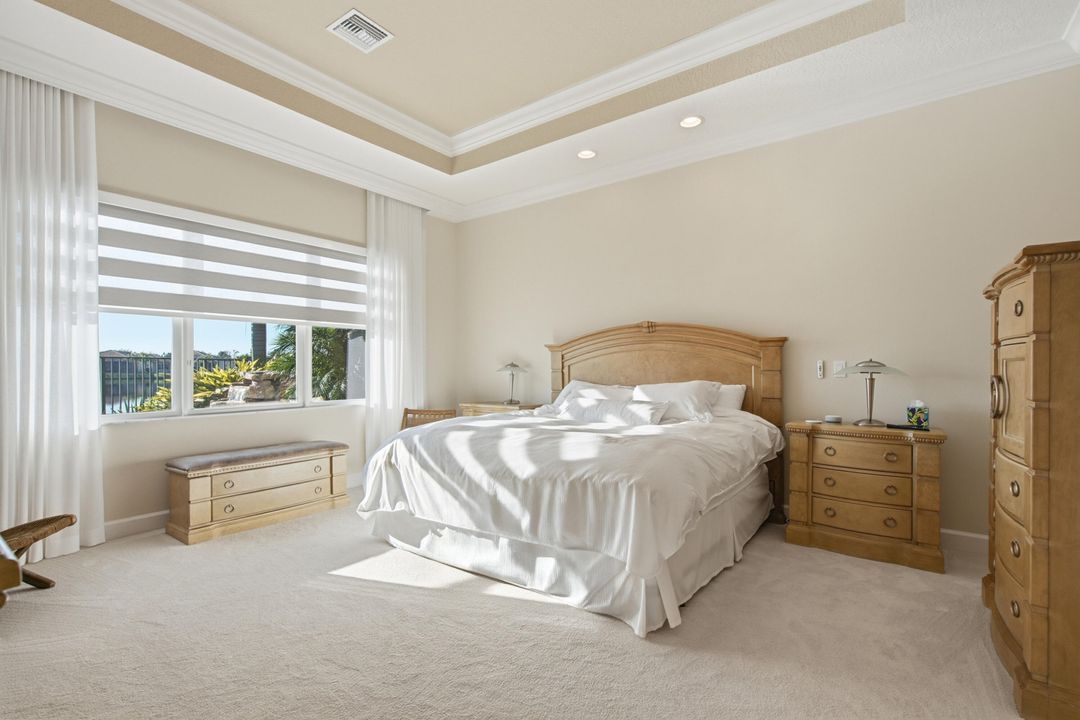 For Sale: $949,900 (3 beds, 2 baths, 2580 Square Feet)