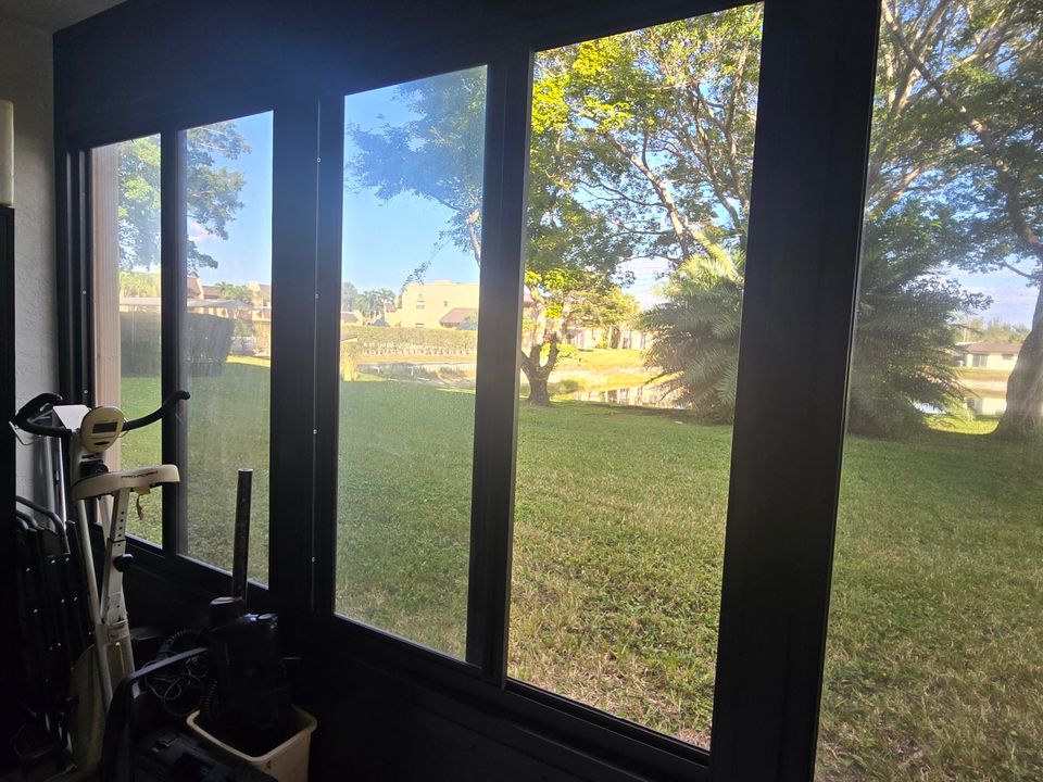 For Sale: $159,900 (2 beds, 2 baths, 1085 Square Feet)