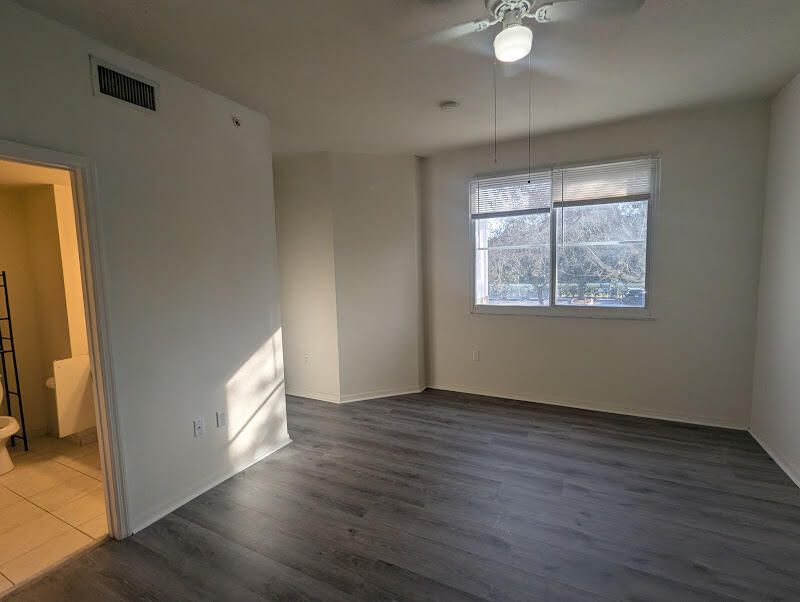 For Rent: $2,700 (3 beds, 2 baths, 1454 Square Feet)