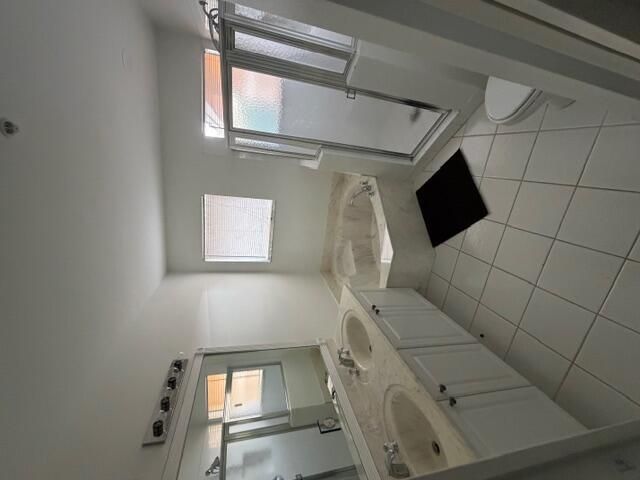 На продажу: $385,000 (3 спален, 2 ванн, 1864 Квадратных фут)