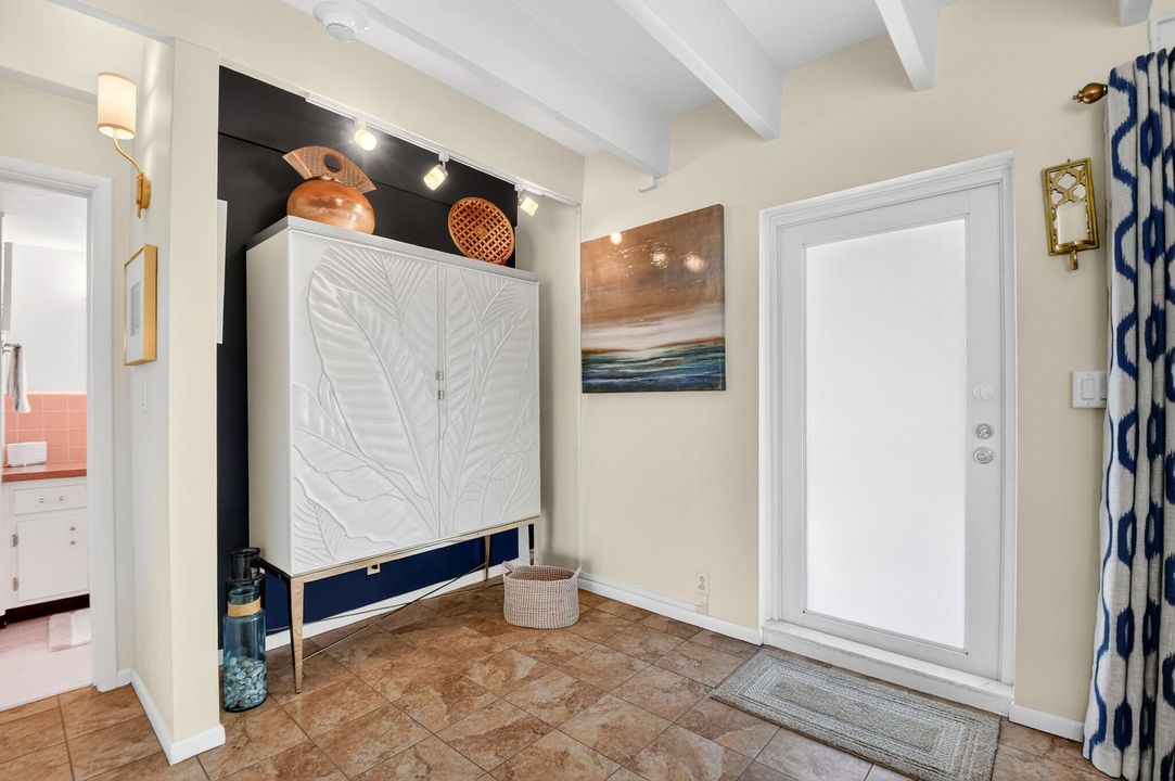 En Venta: $249,900 (1 camas, 1 baños, 735 Pies cuadrados)