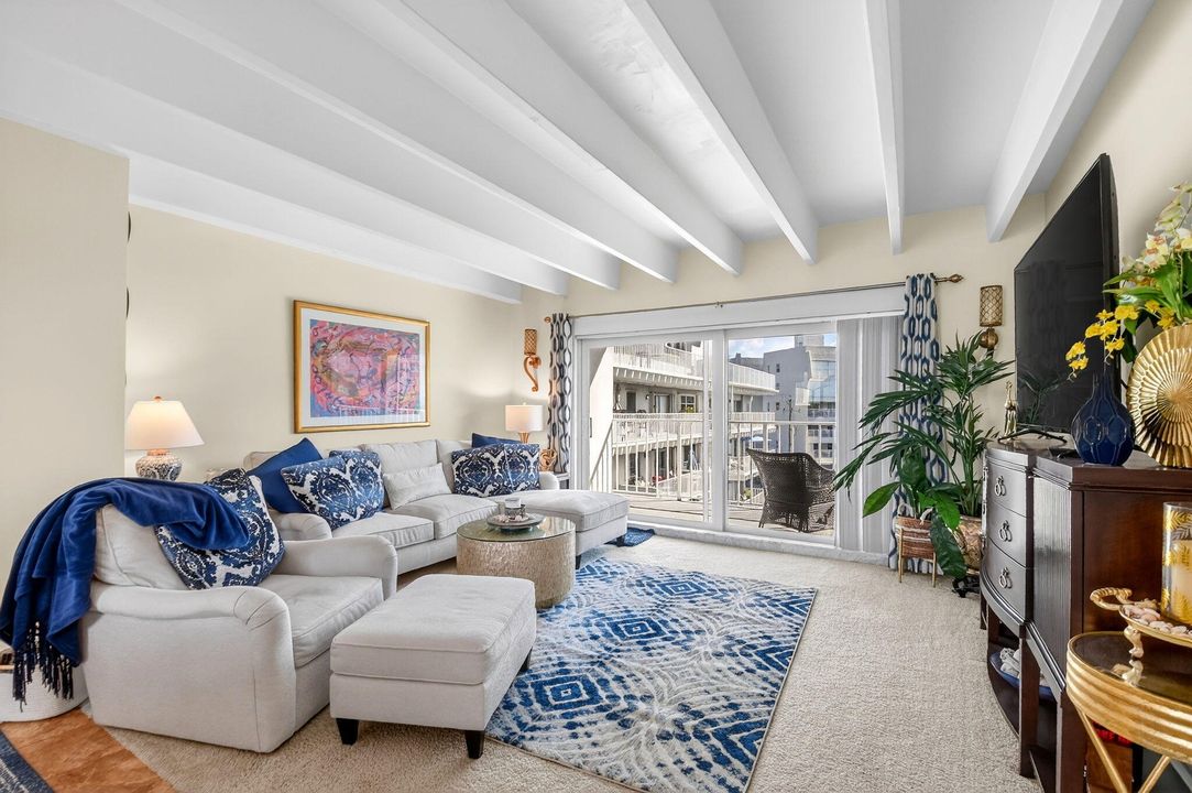 En Venta: $249,900 (1 camas, 1 baños, 735 Pies cuadrados)