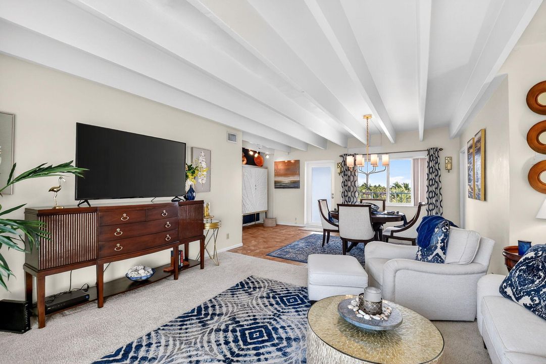 En Venta: $249,900 (1 camas, 1 baños, 735 Pies cuadrados)