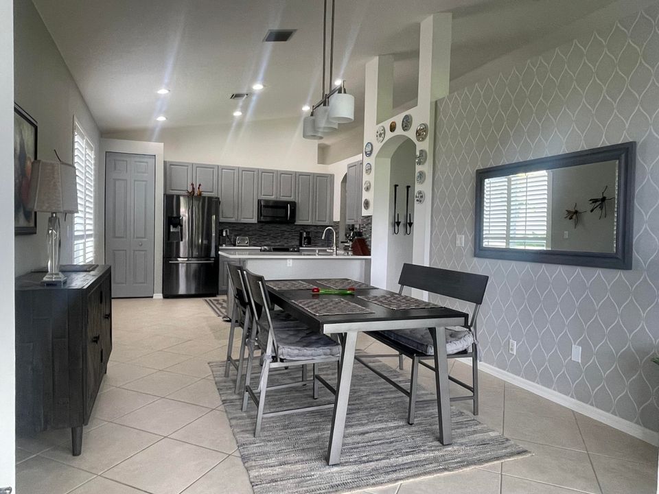 For Rent: $4,900 (3 beds, 2 baths, 1904 Square Feet)