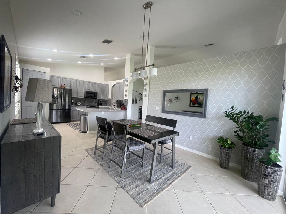 For Rent: $4,900 (3 beds, 2 baths, 1904 Square Feet)