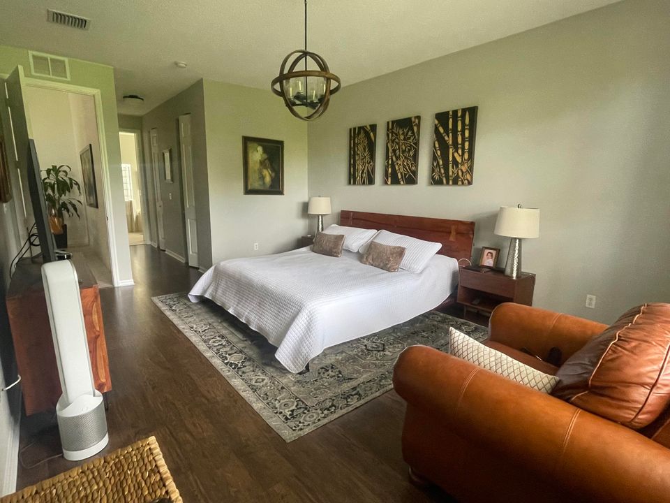 For Rent: $4,900 (3 beds, 2 baths, 1904 Square Feet)