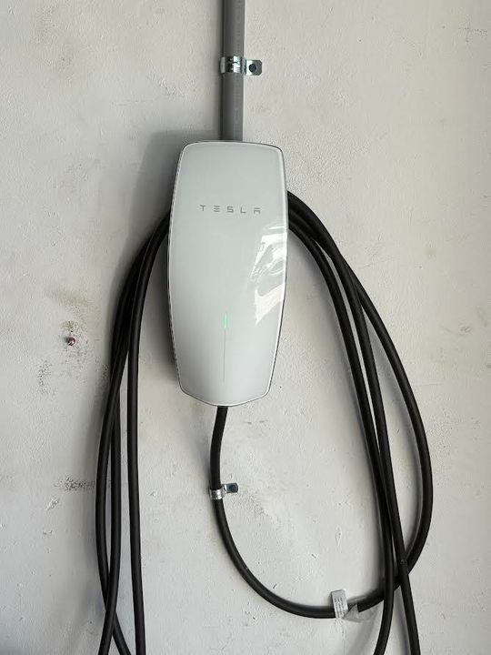 For Rent: $4,900 (3 beds, 2 baths, 1904 Square Feet)