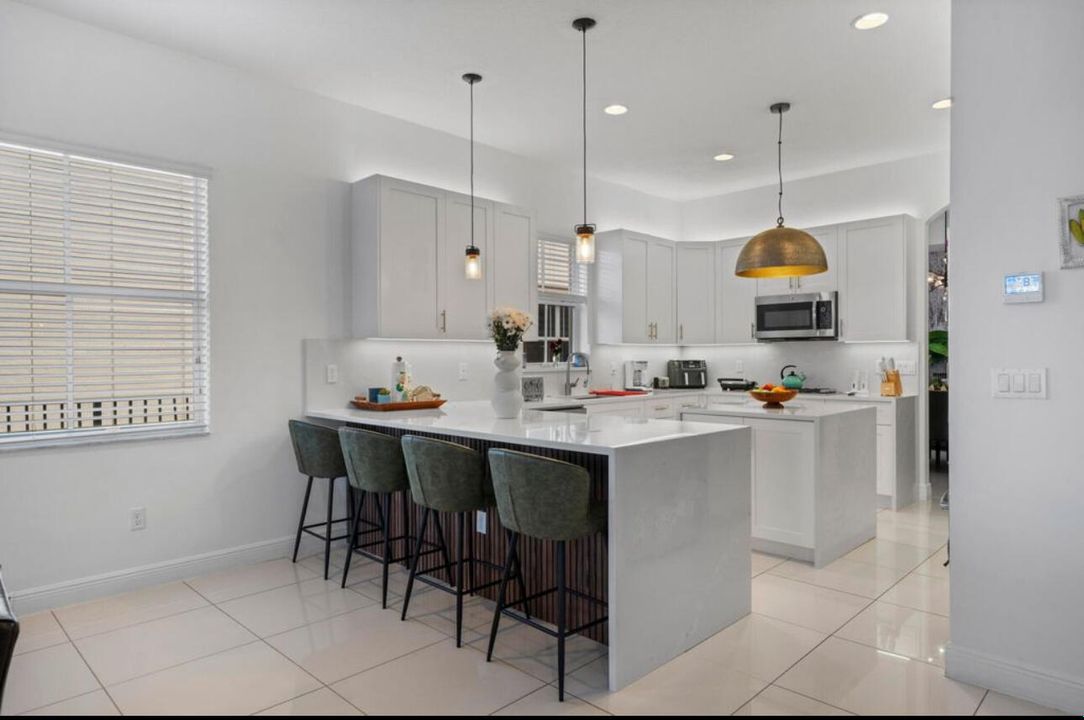 В аренду: $7,500 (5 спален, 4 ванн, 4176 Квадратных фут)