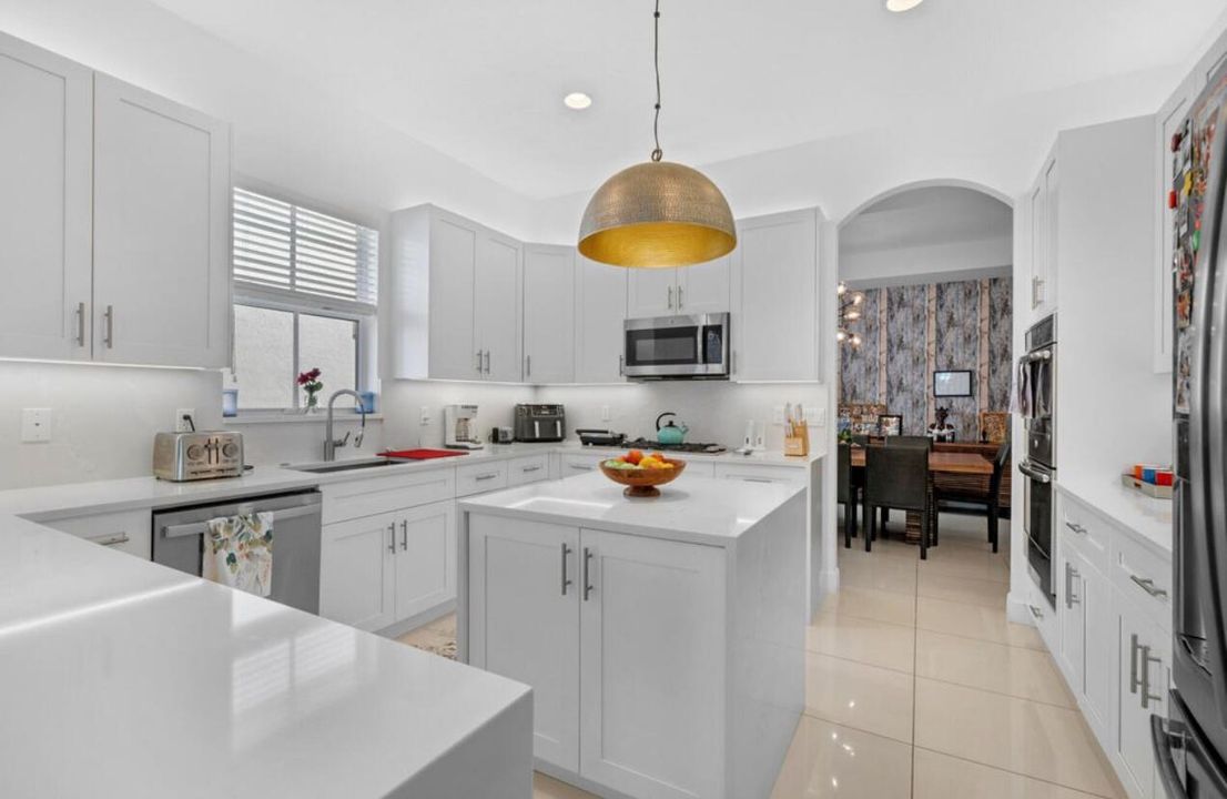 В аренду: $7,500 (5 спален, 4 ванн, 4176 Квадратных фут)