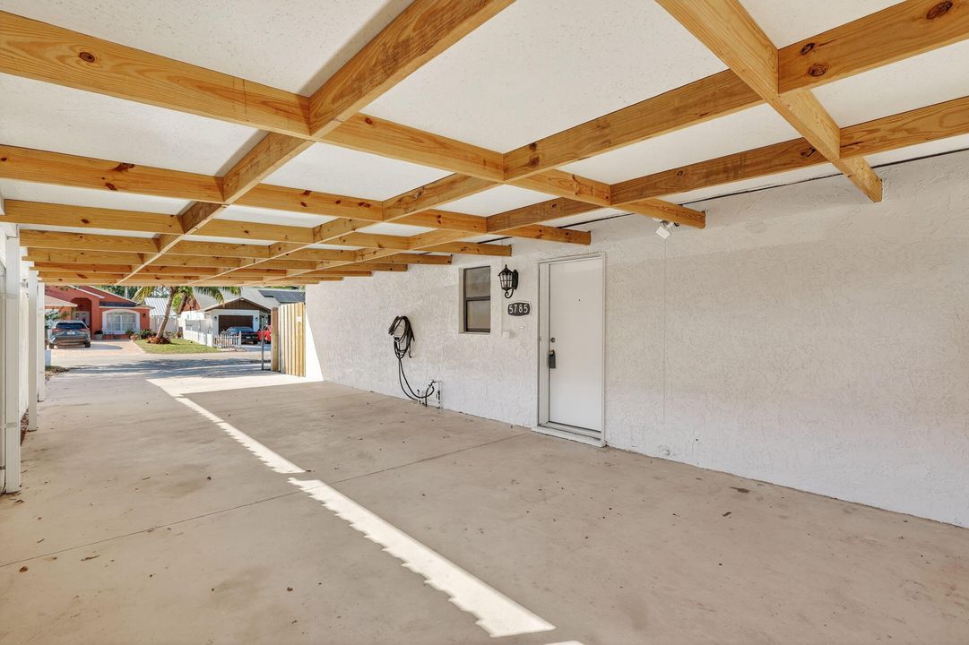 待售: $299,000 (2 贝兹, 2 浴室, 946 平方英尺)