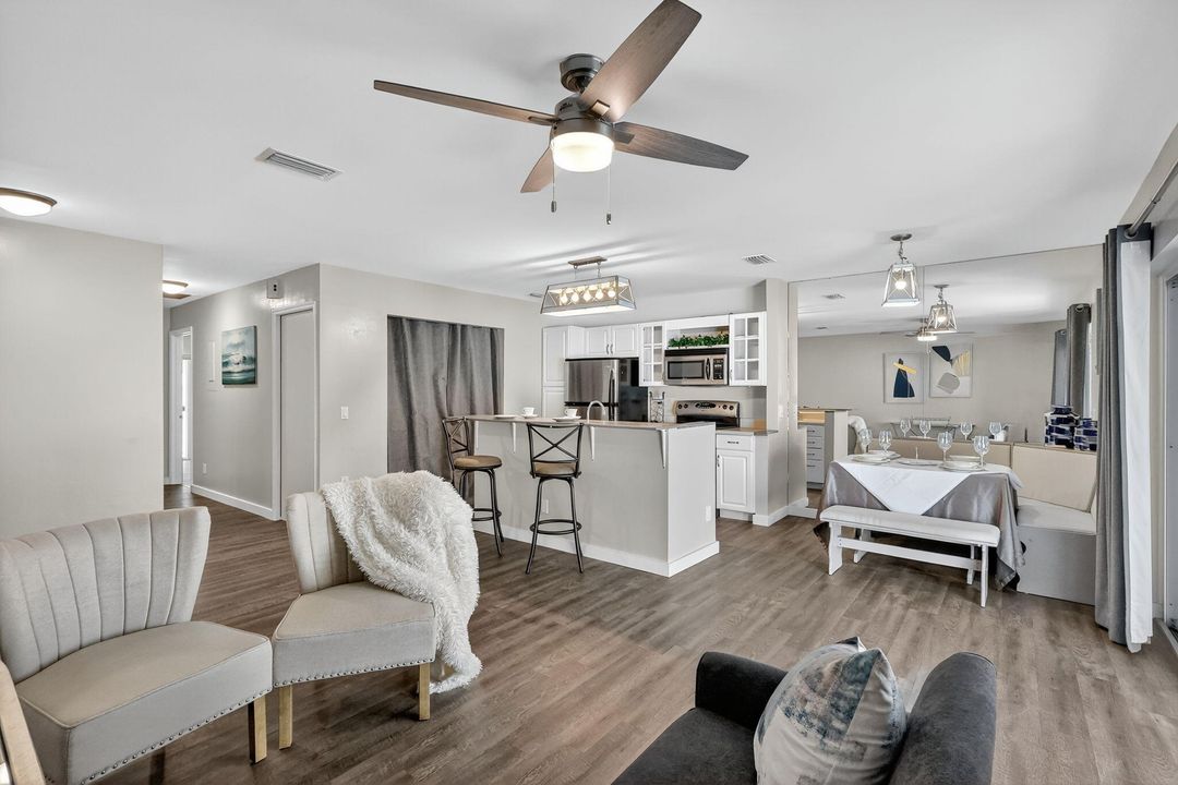 待售: $299,000 (2 贝兹, 2 浴室, 946 平方英尺)