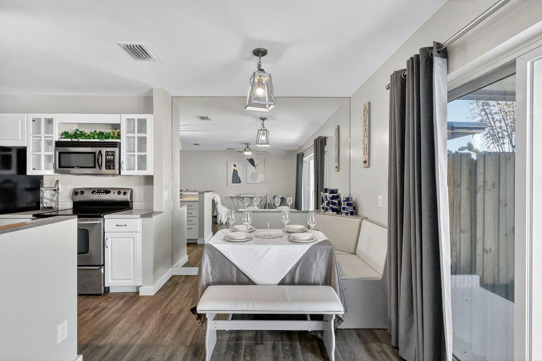 待售: $299,000 (2 贝兹, 2 浴室, 946 平方英尺)