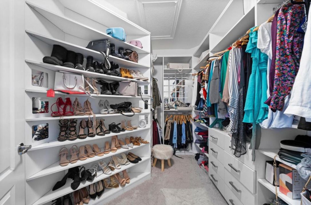 В аренду: $7,500 (5 спален, 4 ванн, 4176 Квадратных фут)