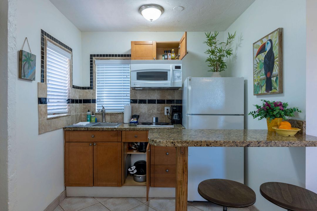 出租: $1,700 (0 贝兹, 1 浴室, 391 平方英尺)