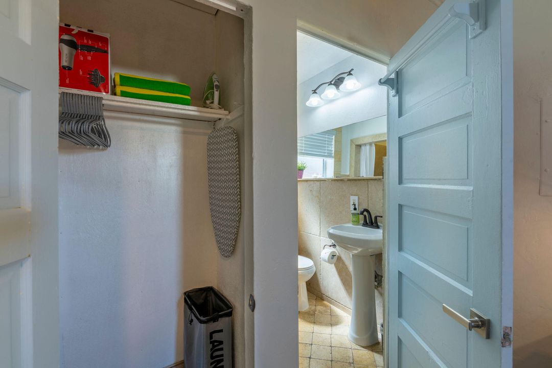 出租: $1,700 (0 贝兹, 1 浴室, 391 平方英尺)