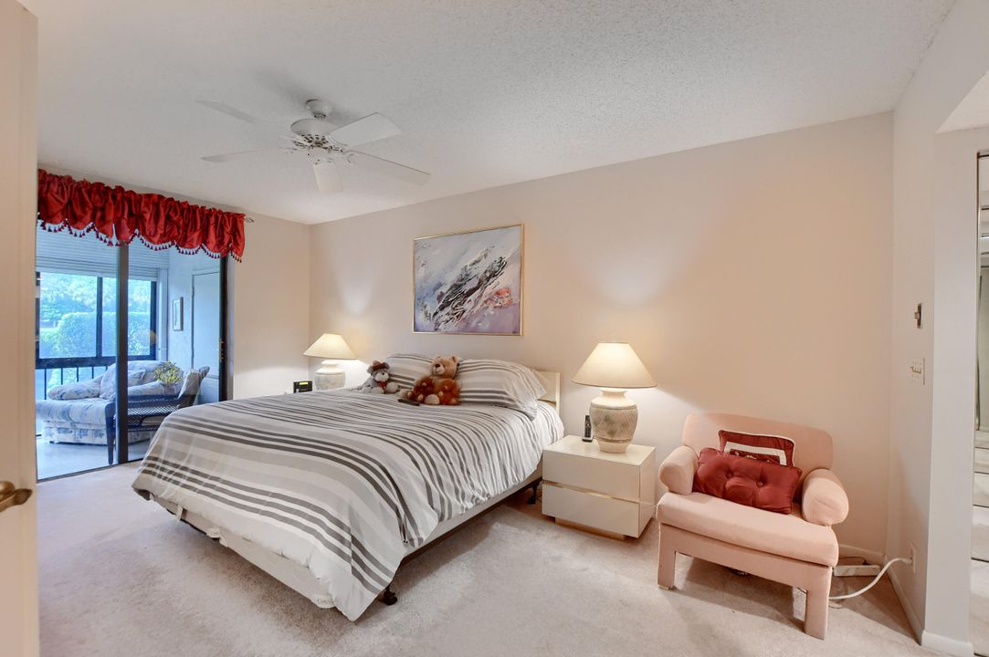 На продажу: $299,000 (2 спален, 2 ванн, 1300 Квадратных фут)