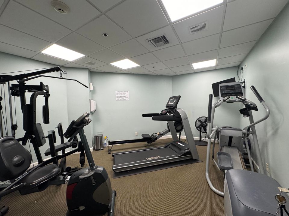 出租: $6,000 (3 贝兹, 2 浴室, 1892 平方英尺)