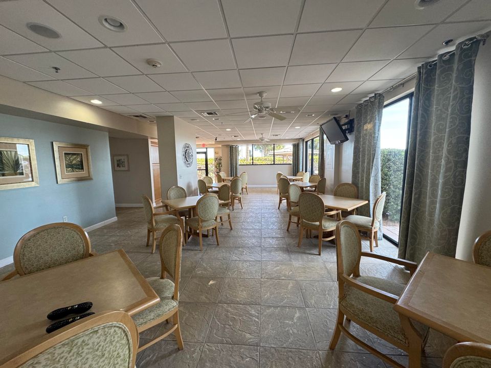 出租: $6,000 (3 贝兹, 2 浴室, 1892 平方英尺)