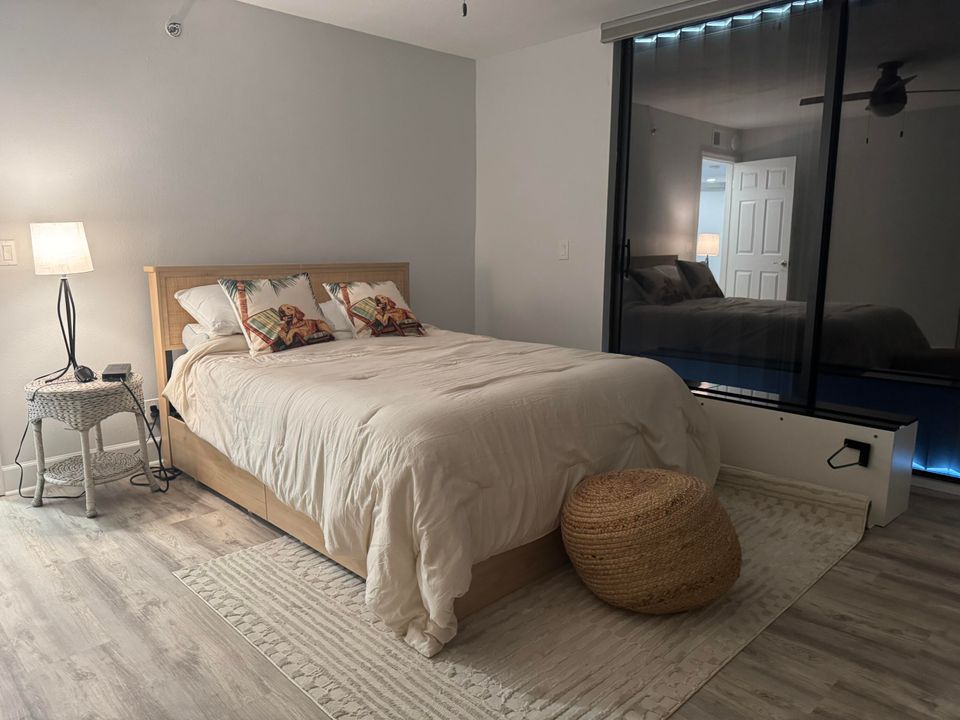 出租: $6,000 (3 贝兹, 2 浴室, 1892 平方英尺)