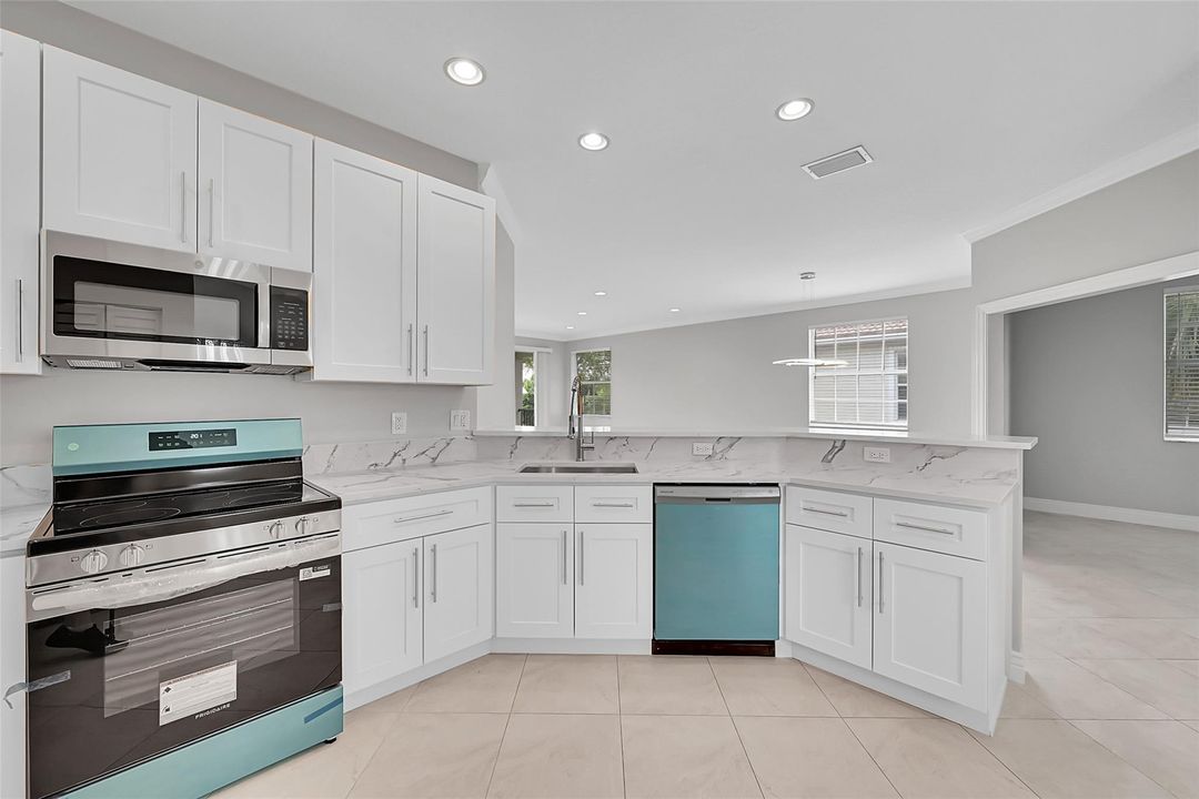 待售: $310,000 (3 贝兹, 2 浴室, 1611 平方英尺)