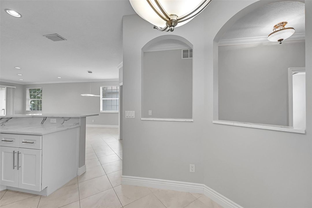 待售: $310,000 (3 贝兹, 2 浴室, 1611 平方英尺)