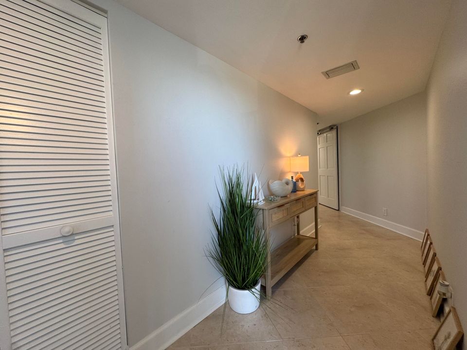 出租: $6,000 (3 贝兹, 2 浴室, 1892 平方英尺)