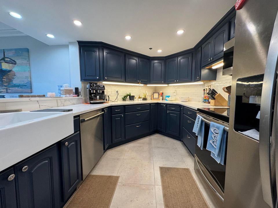 出租: $6,000 (3 贝兹, 2 浴室, 1892 平方英尺)