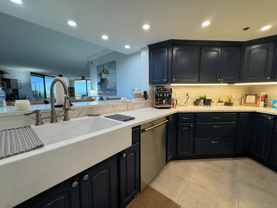 出租: $6,000 (3 贝兹, 2 浴室, 1892 平方英尺)