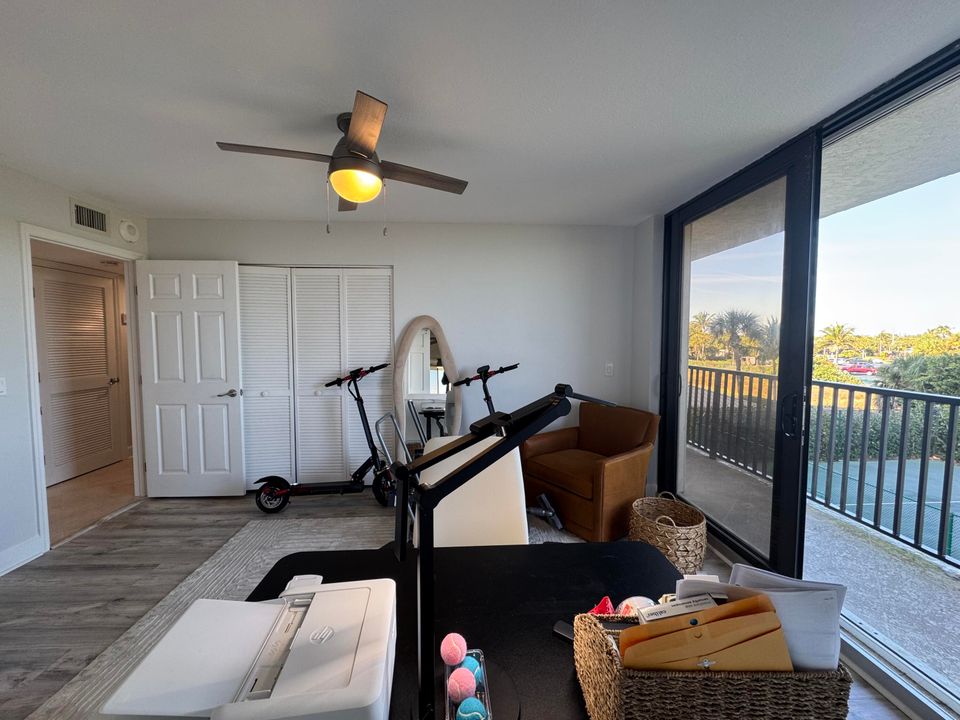 出租: $6,000 (3 贝兹, 2 浴室, 1892 平方英尺)