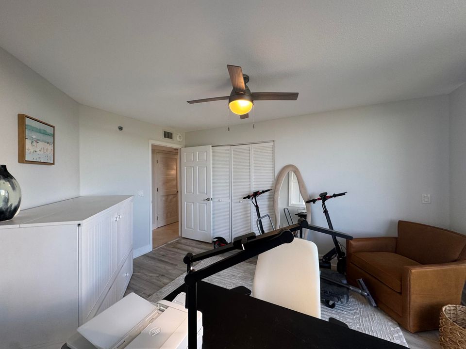 出租: $6,000 (3 贝兹, 2 浴室, 1892 平方英尺)