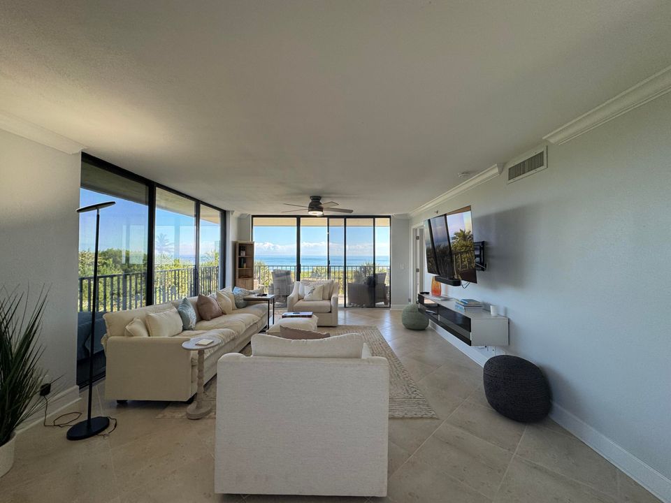 出租: $6,000 (3 贝兹, 2 浴室, 1892 平方英尺)