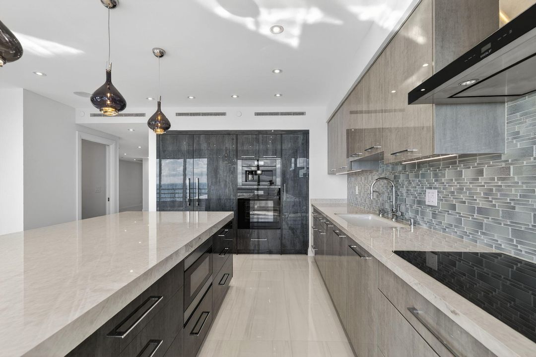 На продажу: $5,500,000 (3 спален, 3 ванн, 2792 Квадратных фут)