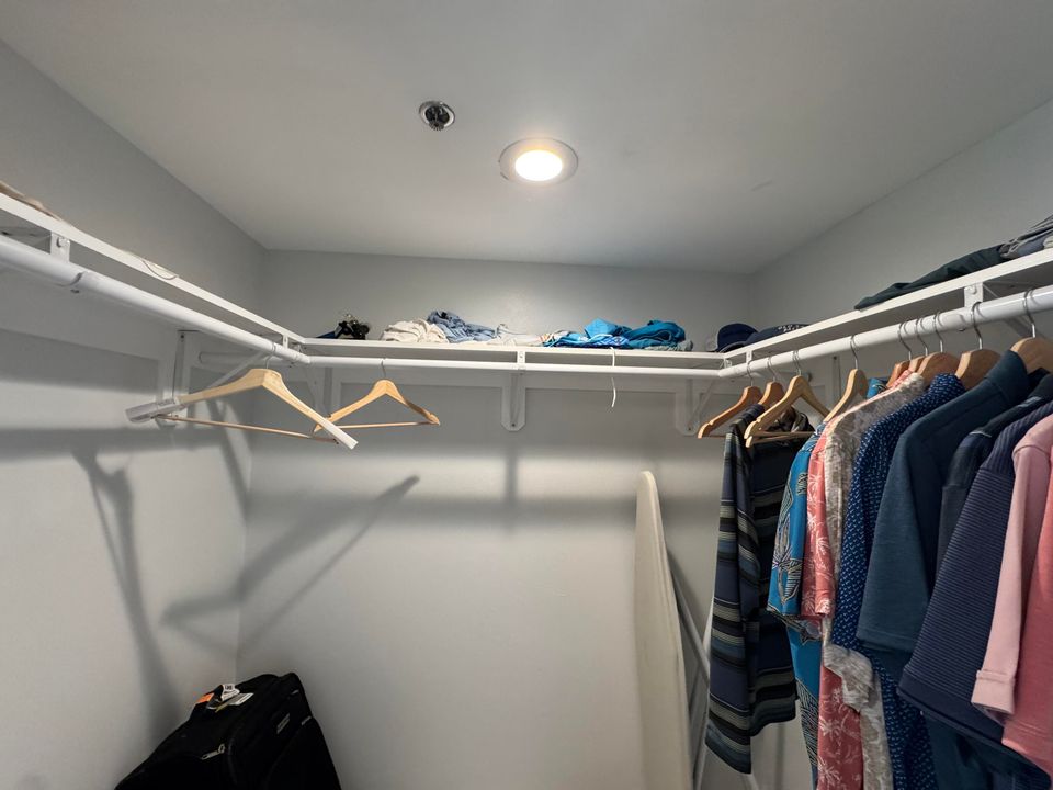 出租: $6,000 (3 贝兹, 2 浴室, 1892 平方英尺)