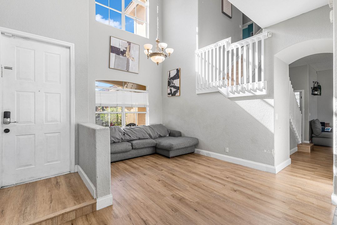 待售: $594,200 (3 贝兹, 2 浴室, 1909 平方英尺)