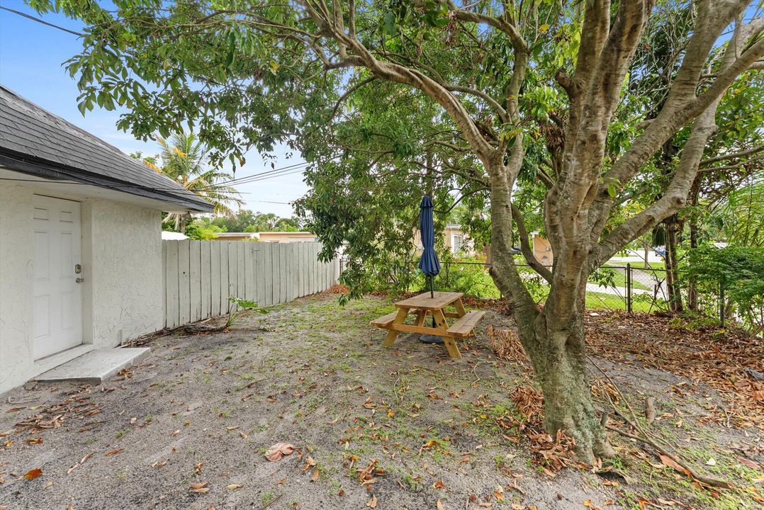 待售: $565,000 (4 贝兹, 2 浴室, 1856 平方英尺)