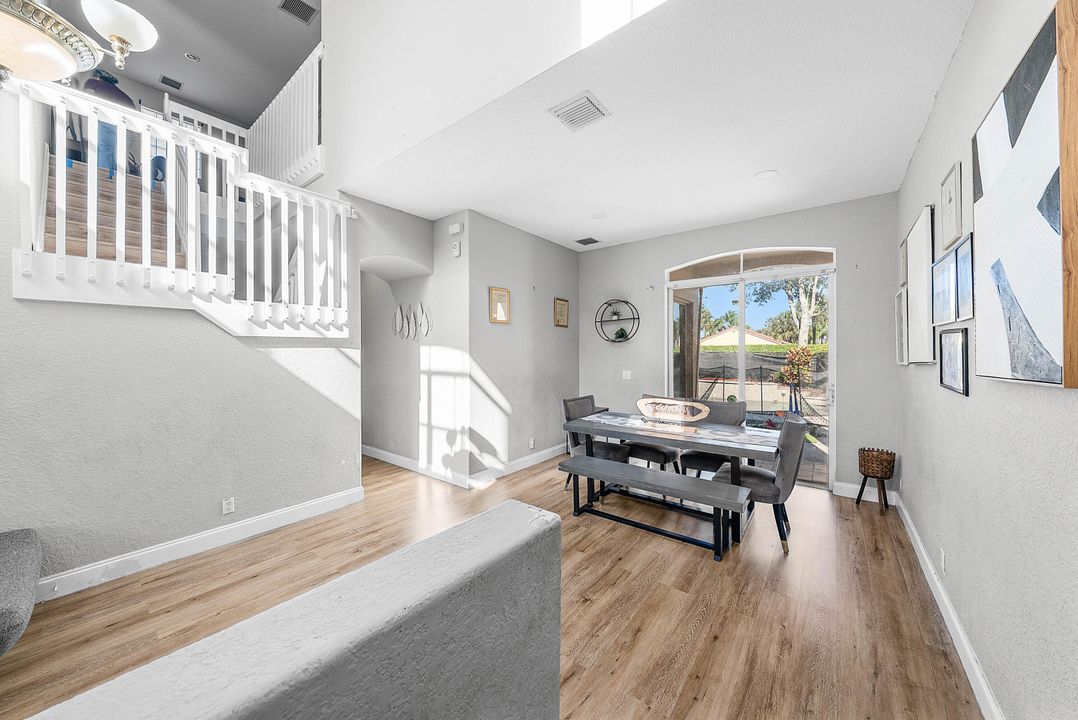 待售: $594,200 (3 贝兹, 2 浴室, 1909 平方英尺)