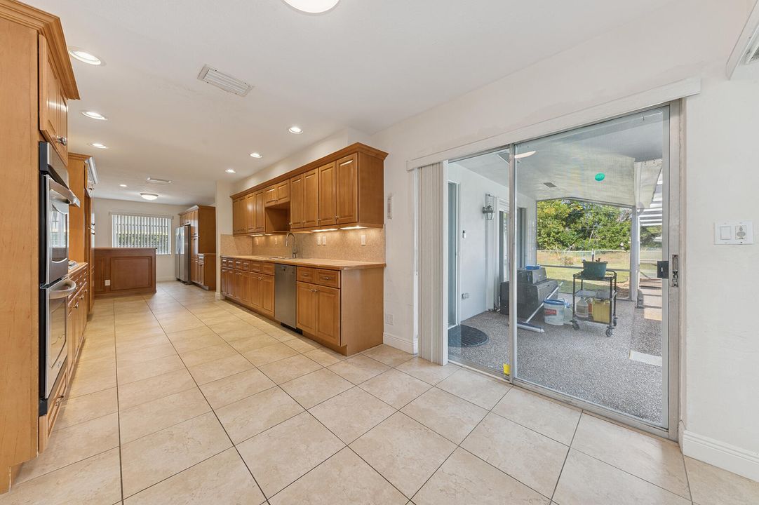 For Sale: $825,000 (3 beds, 3 baths, 1961 Square Feet)