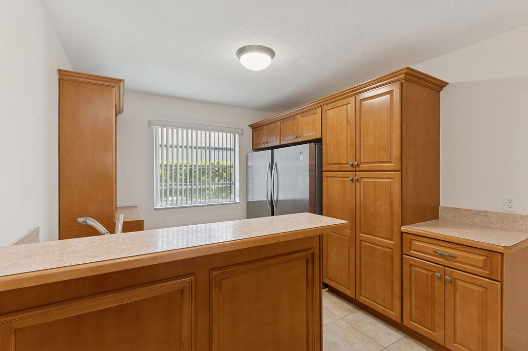 For Sale: $825,000 (3 beds, 3 baths, 1961 Square Feet)