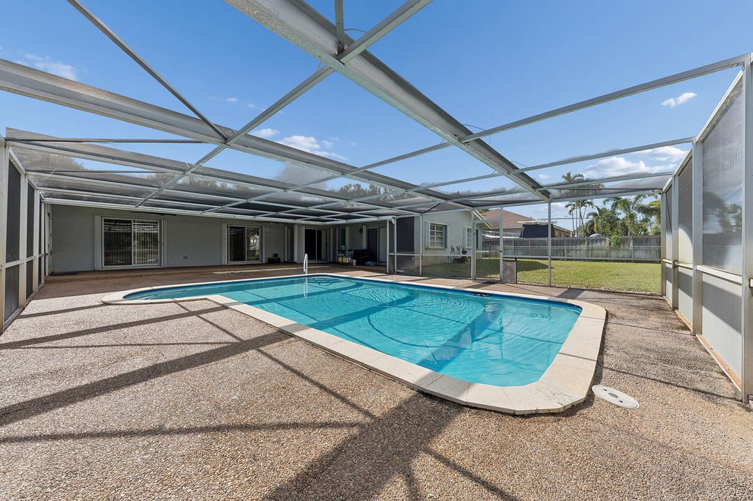 For Sale: $825,000 (3 beds, 3 baths, 1961 Square Feet)