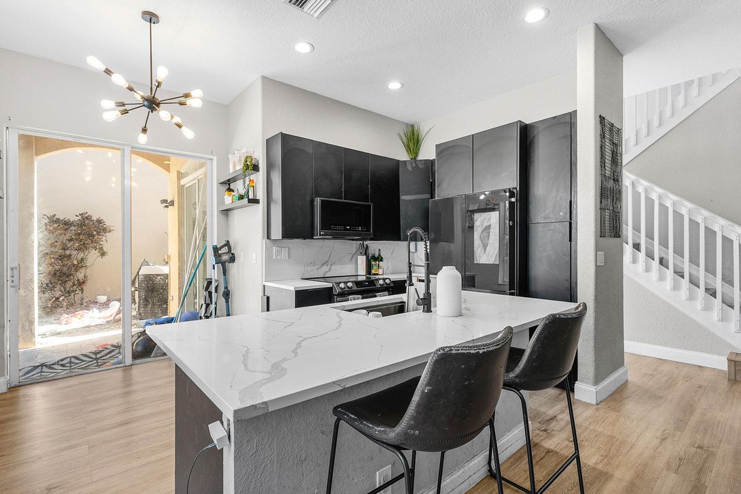 待售: $594,200 (3 贝兹, 2 浴室, 1909 平方英尺)