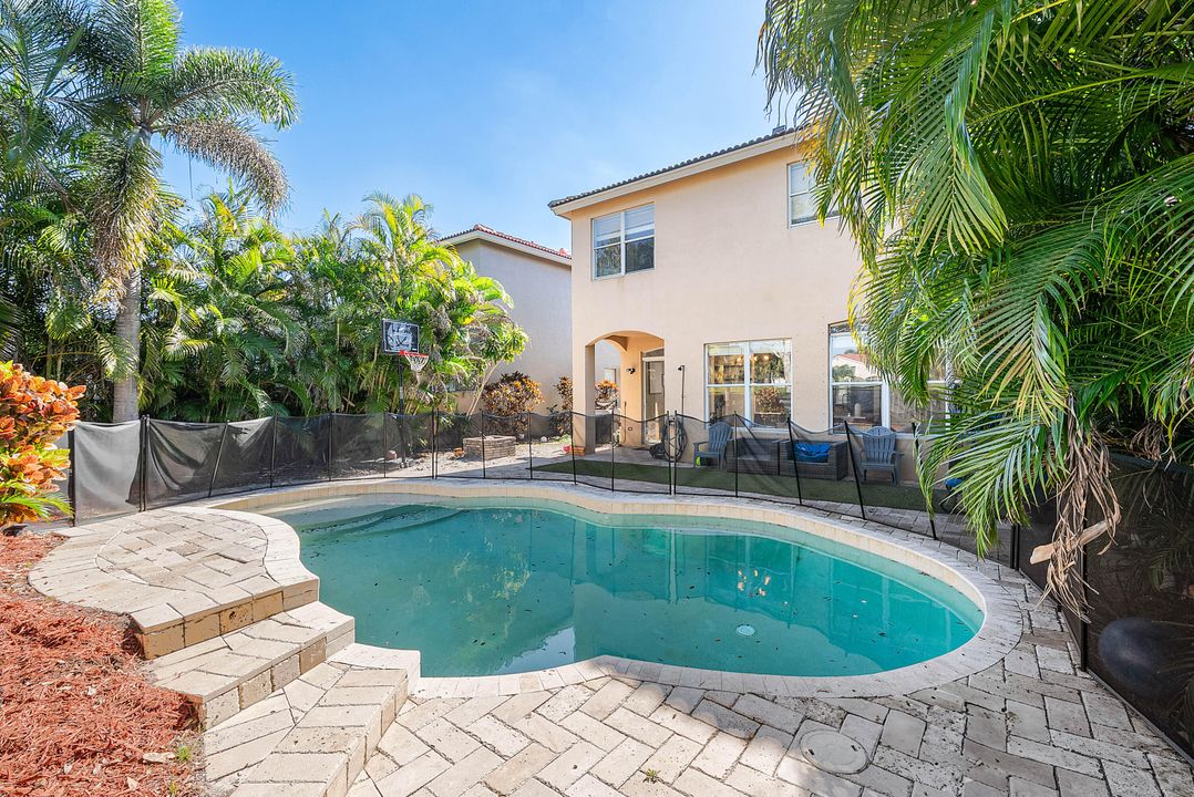 待售: $594,200 (3 贝兹, 2 浴室, 1909 平方英尺)