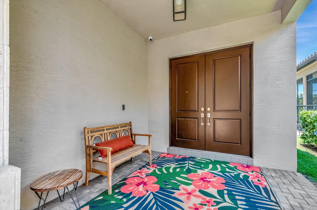 For Sale: $1,625,000 (5 beds, 5 baths, 4331 Square Feet)