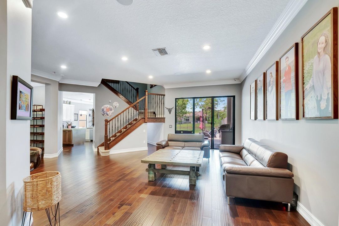 For Sale: $1,625,000 (5 beds, 5 baths, 4331 Square Feet)