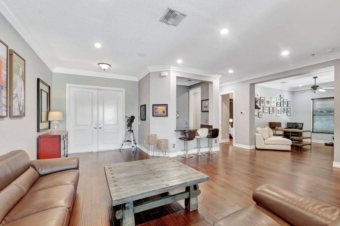 For Sale: $1,625,000 (5 beds, 5 baths, 4331 Square Feet)