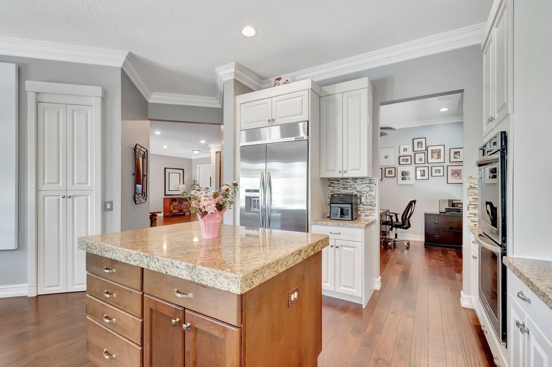 For Sale: $1,625,000 (5 beds, 5 baths, 4331 Square Feet)