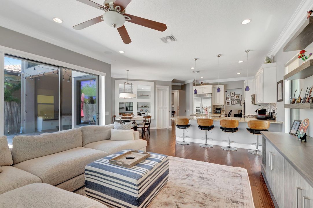 For Sale: $1,625,000 (5 beds, 5 baths, 4331 Square Feet)